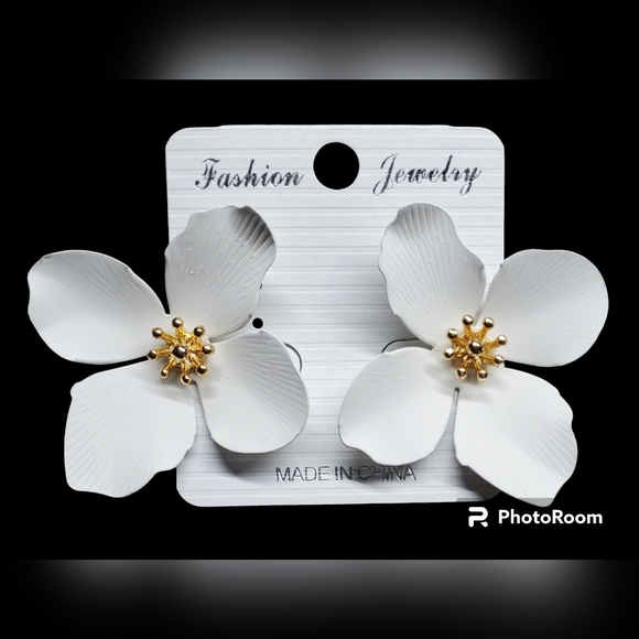 Floral Earrings - Picture 1 of 2